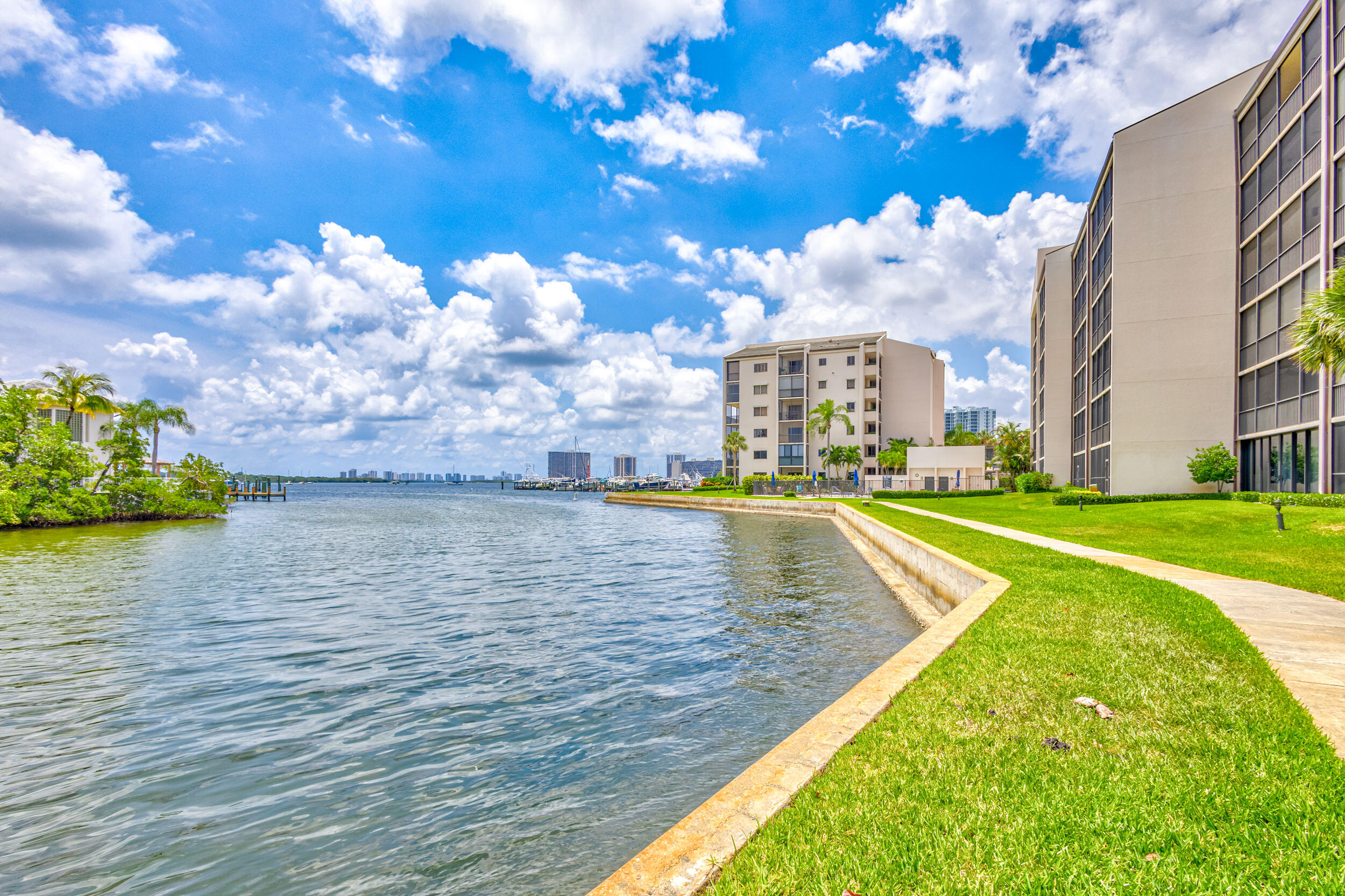 11390 Twelve Oaks Way 619