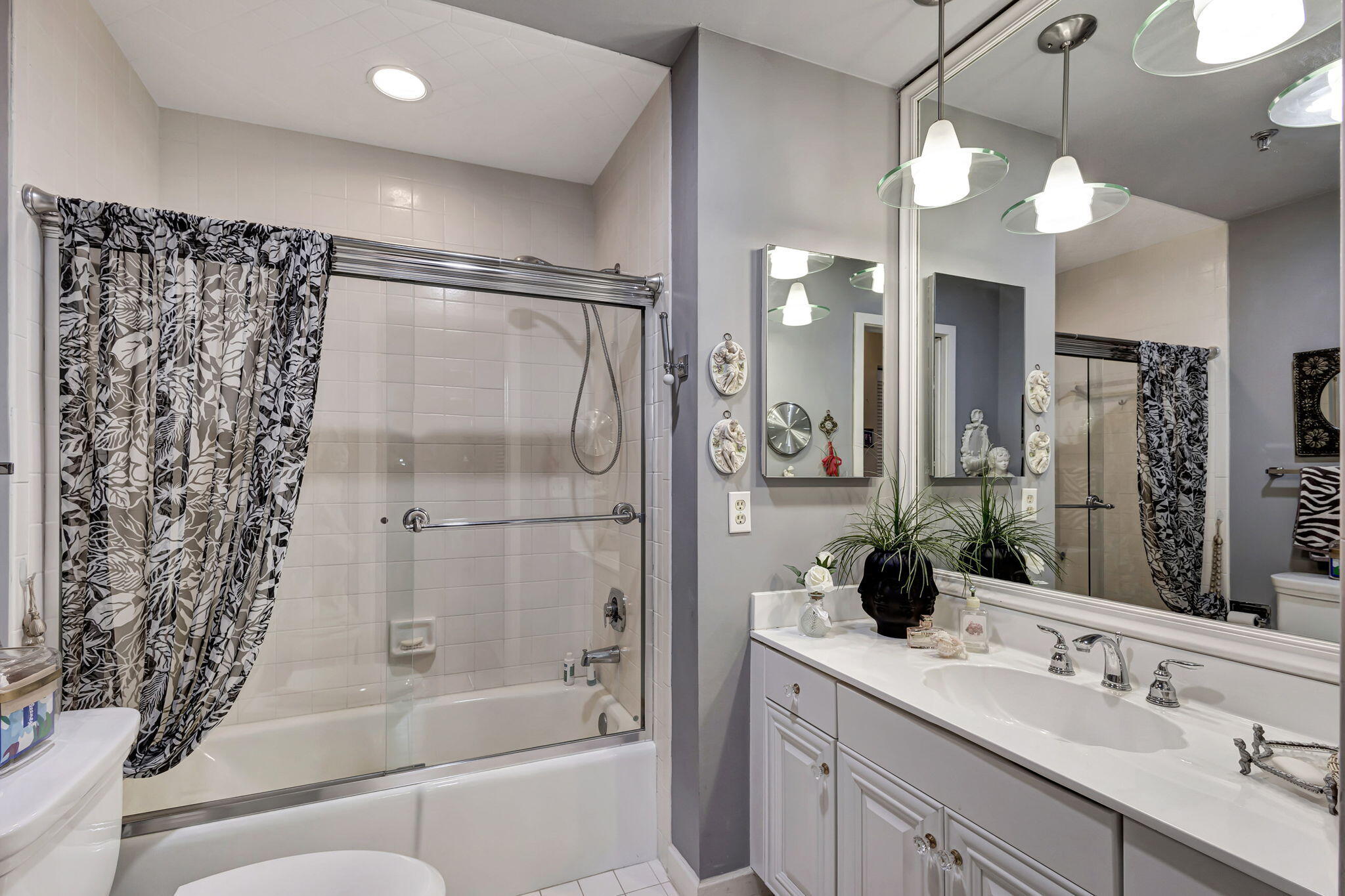 11390 Twelve Oaks Way 619