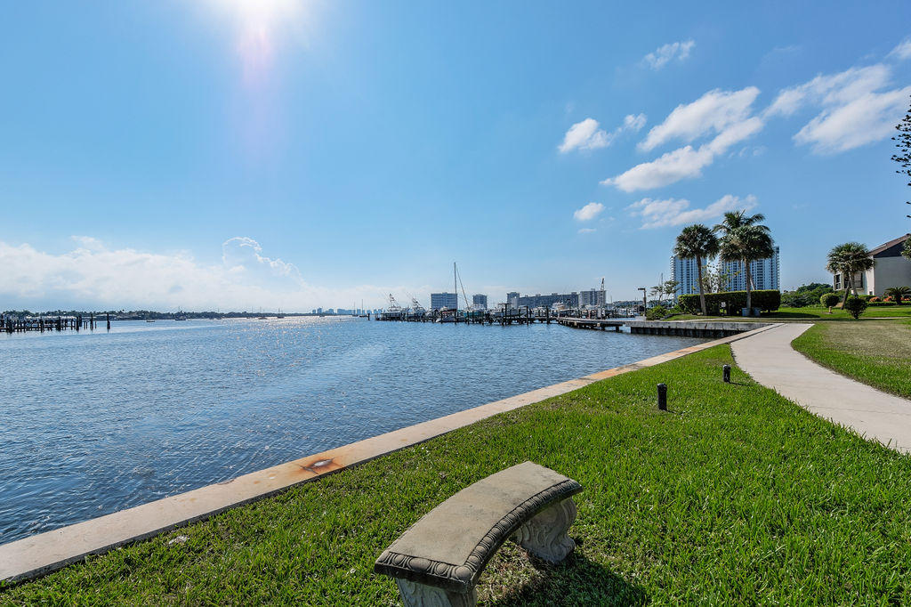 11370 Twelve Oaks Way 614