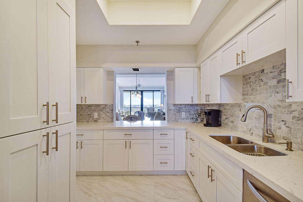 11370 Twelve Oaks Way 614