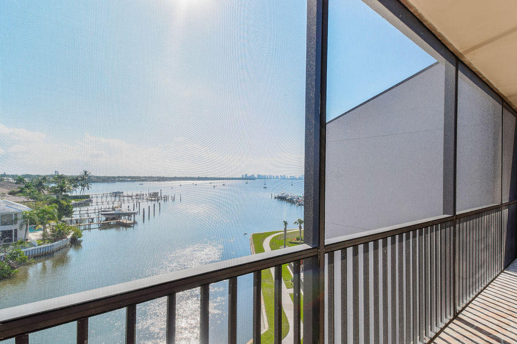 11370 Twelve Oaks Way 614