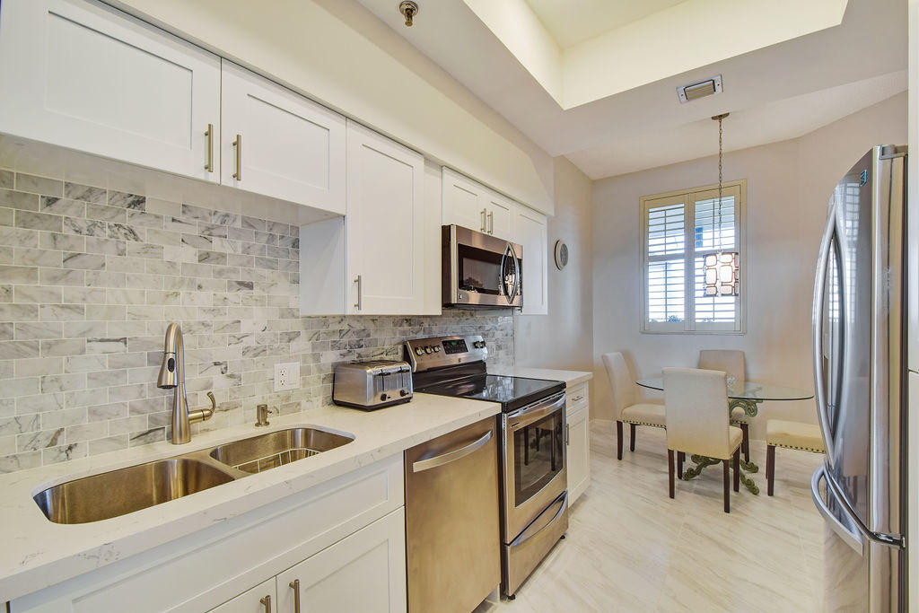 11370 Twelve Oaks Way 614