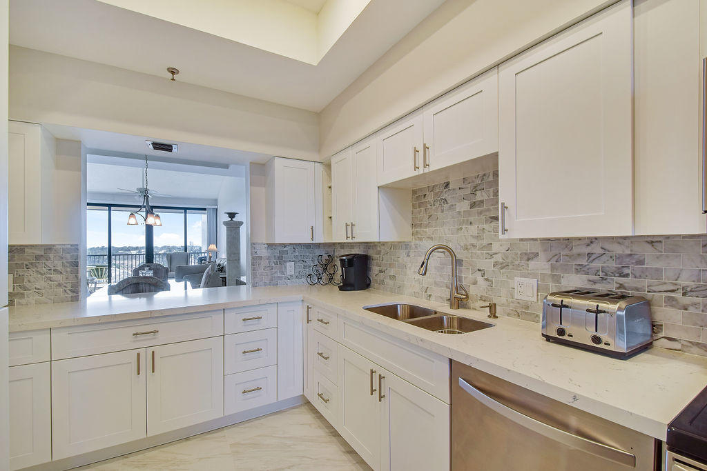 11370 Twelve Oaks Way 614