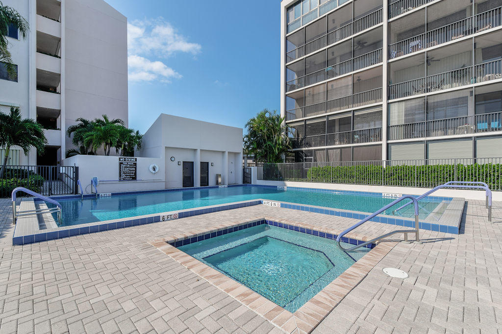 11370 Twelve Oaks Way 614