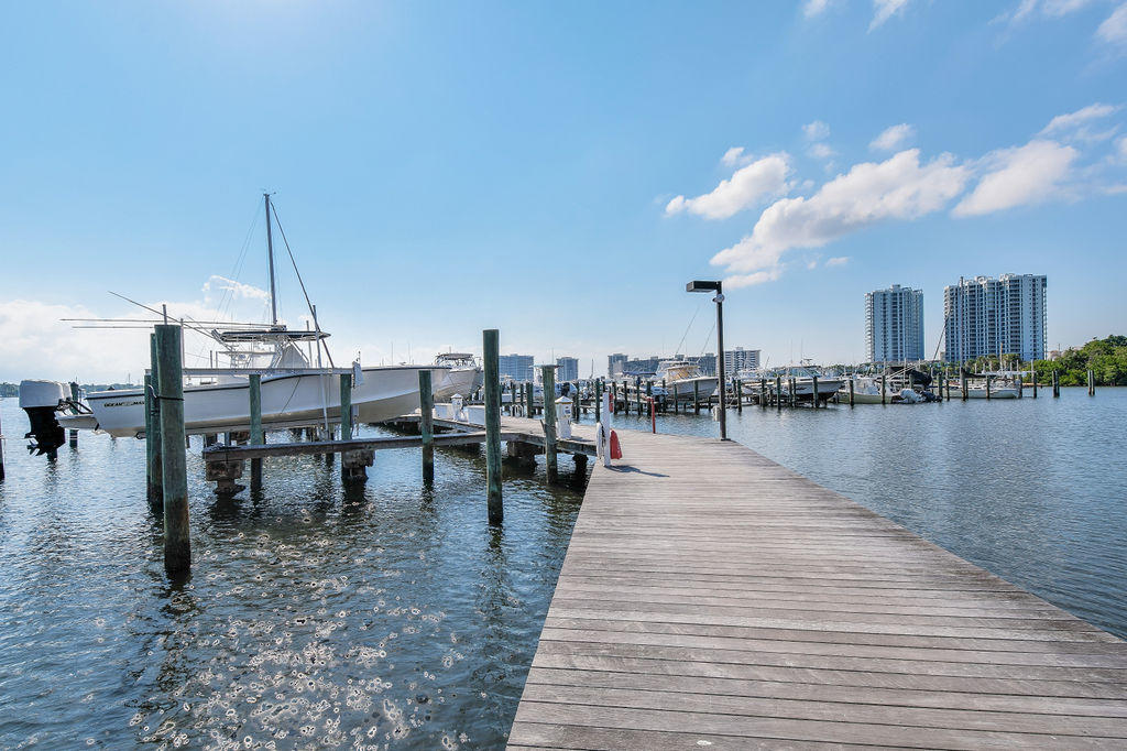 11370 Twelve Oaks Way 614