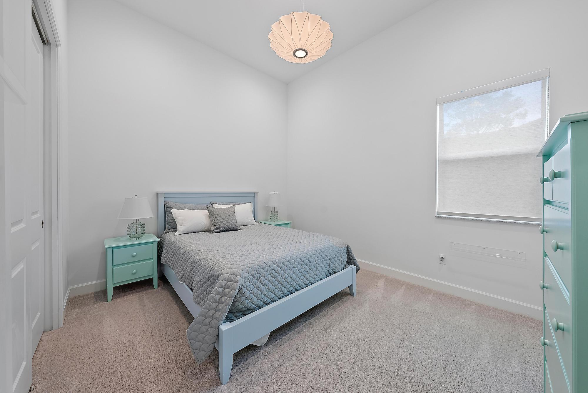 8270 SE Pennock Trail