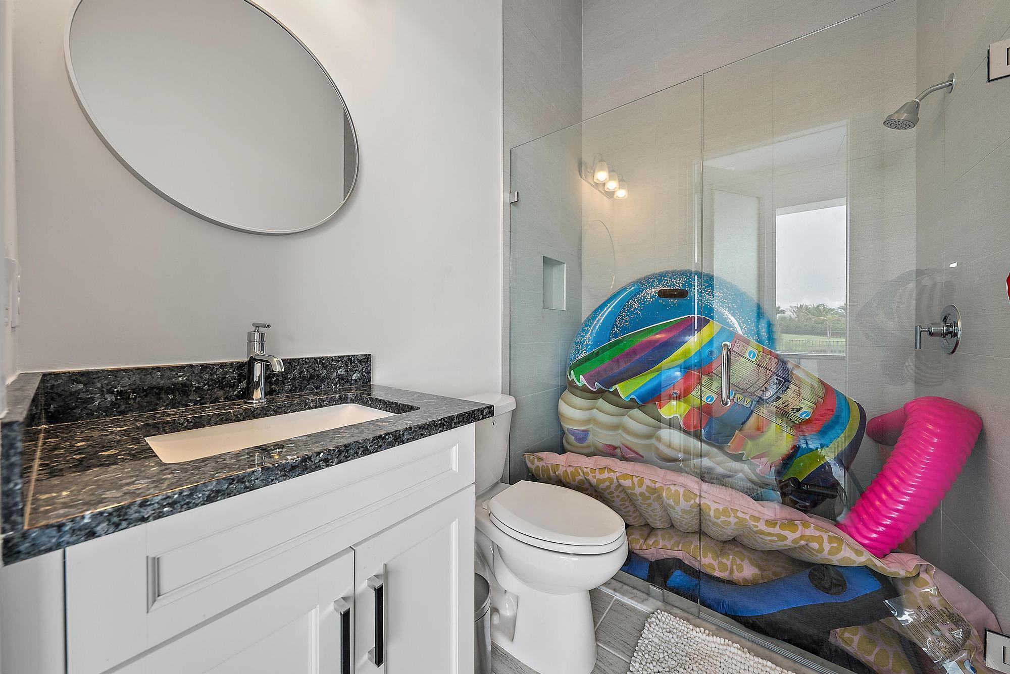 8270 SE Pennock Trail