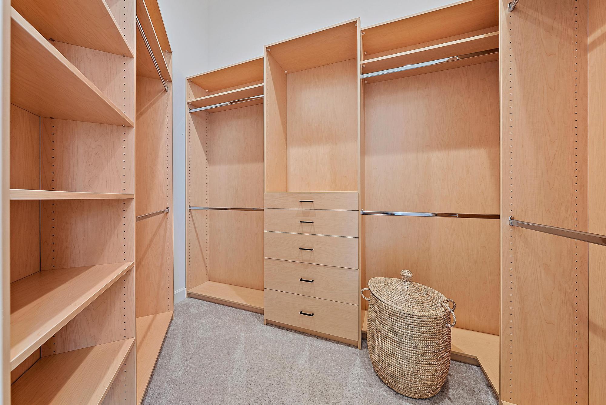 8270 SE Pennock Trail