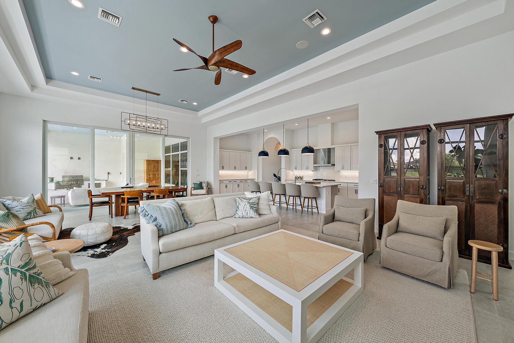 8270 SE Pennock Trail