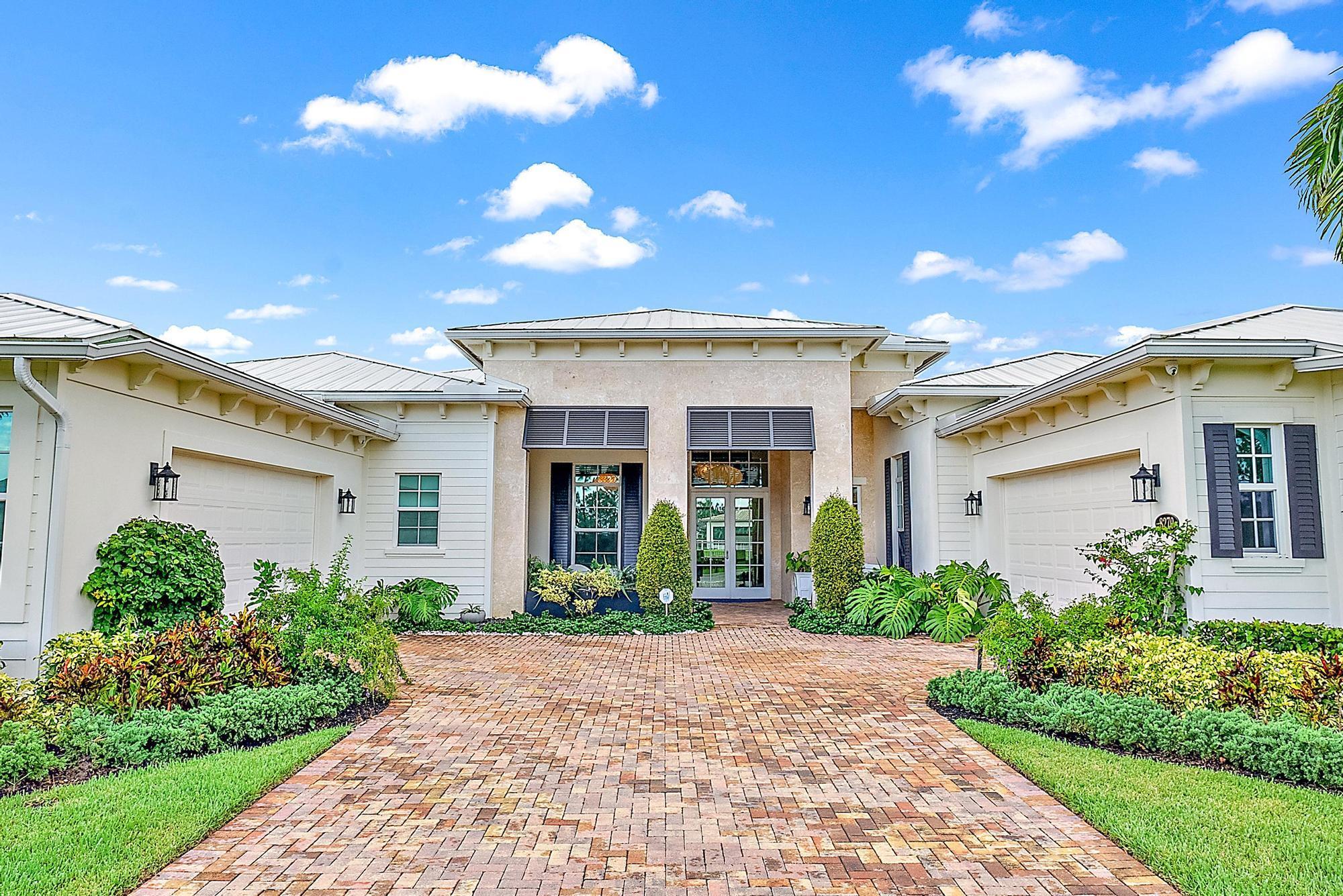 8270 SE Pennock Trail