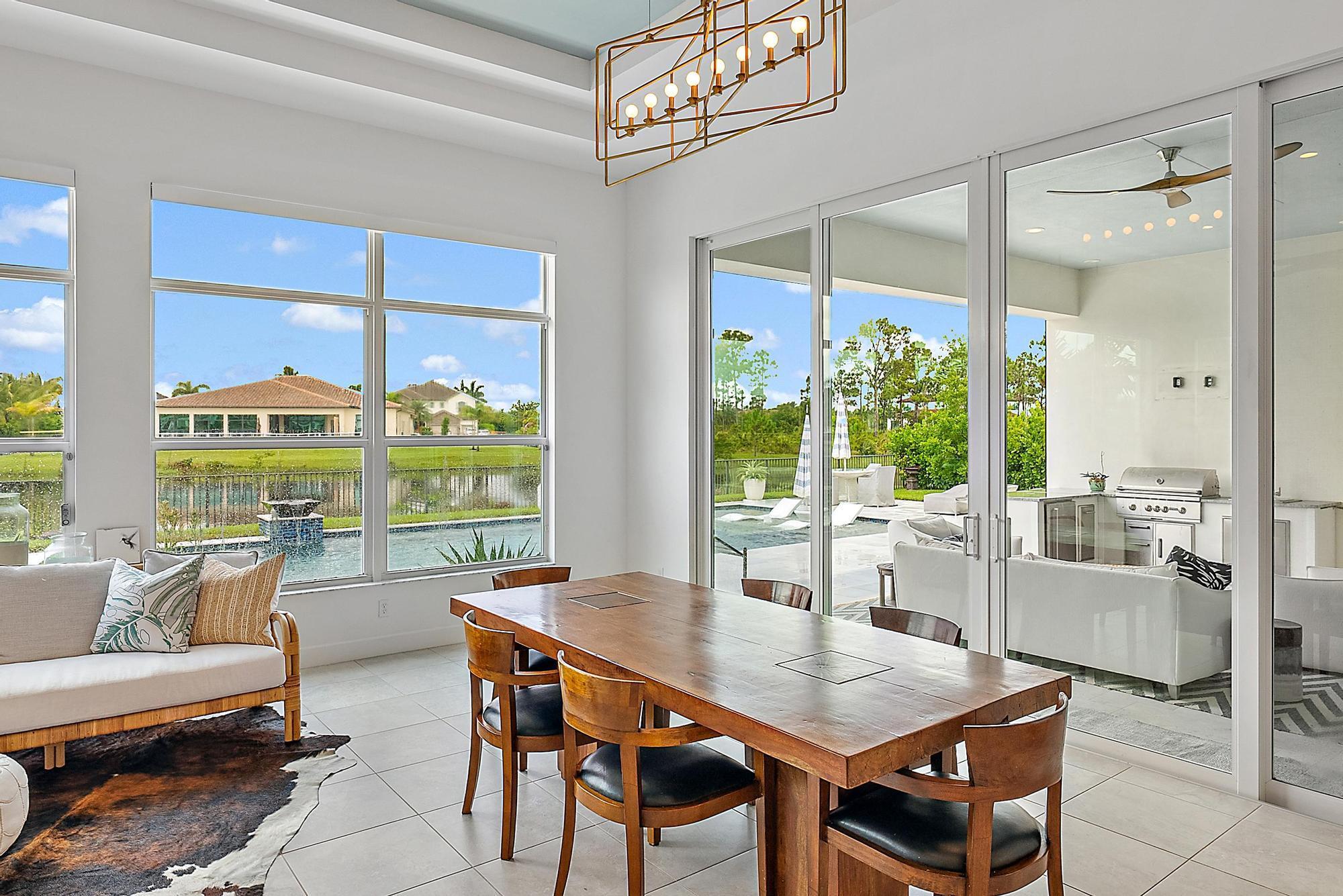 8270 SE Pennock Trail