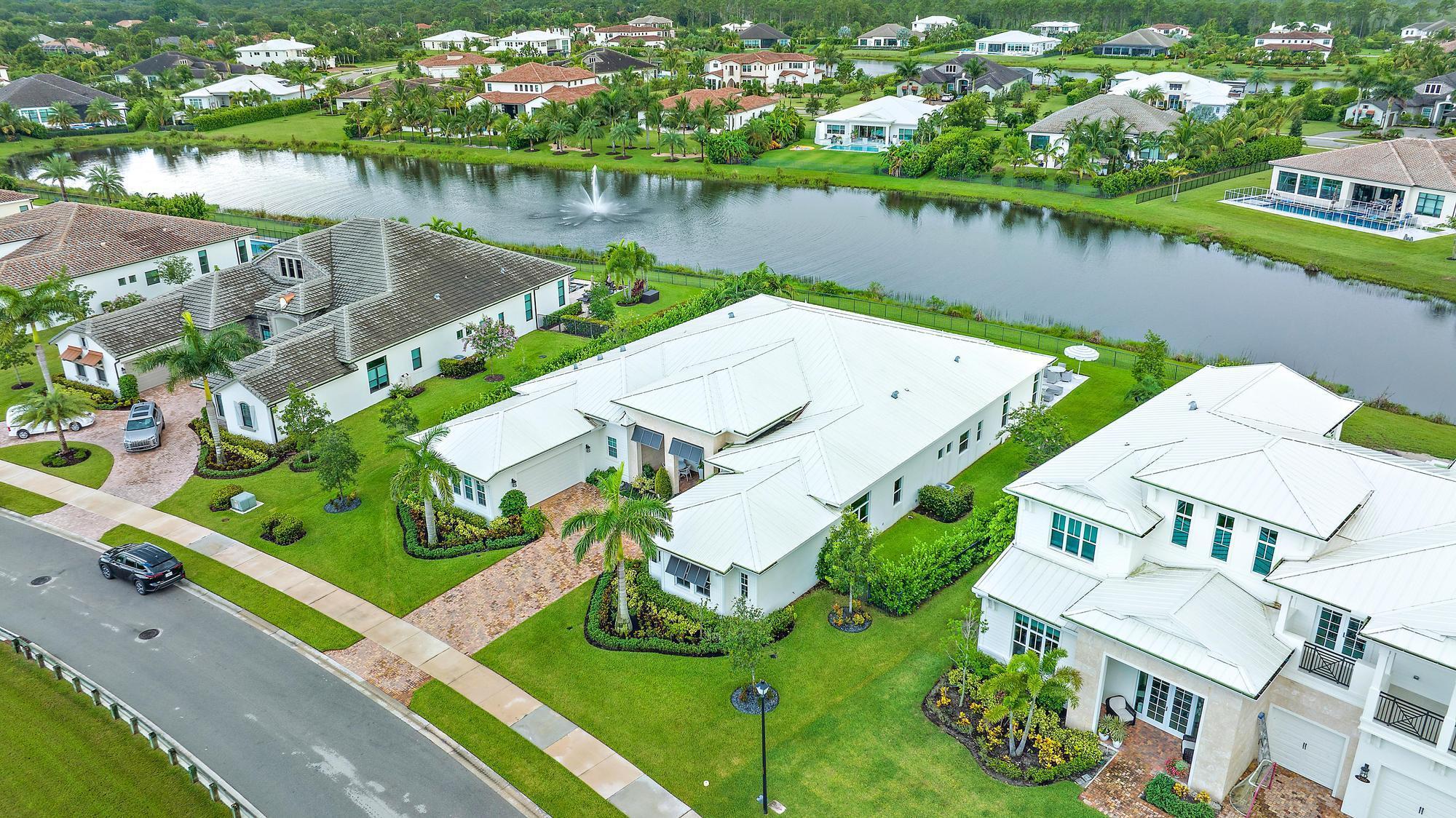 8270 SE Pennock Trail