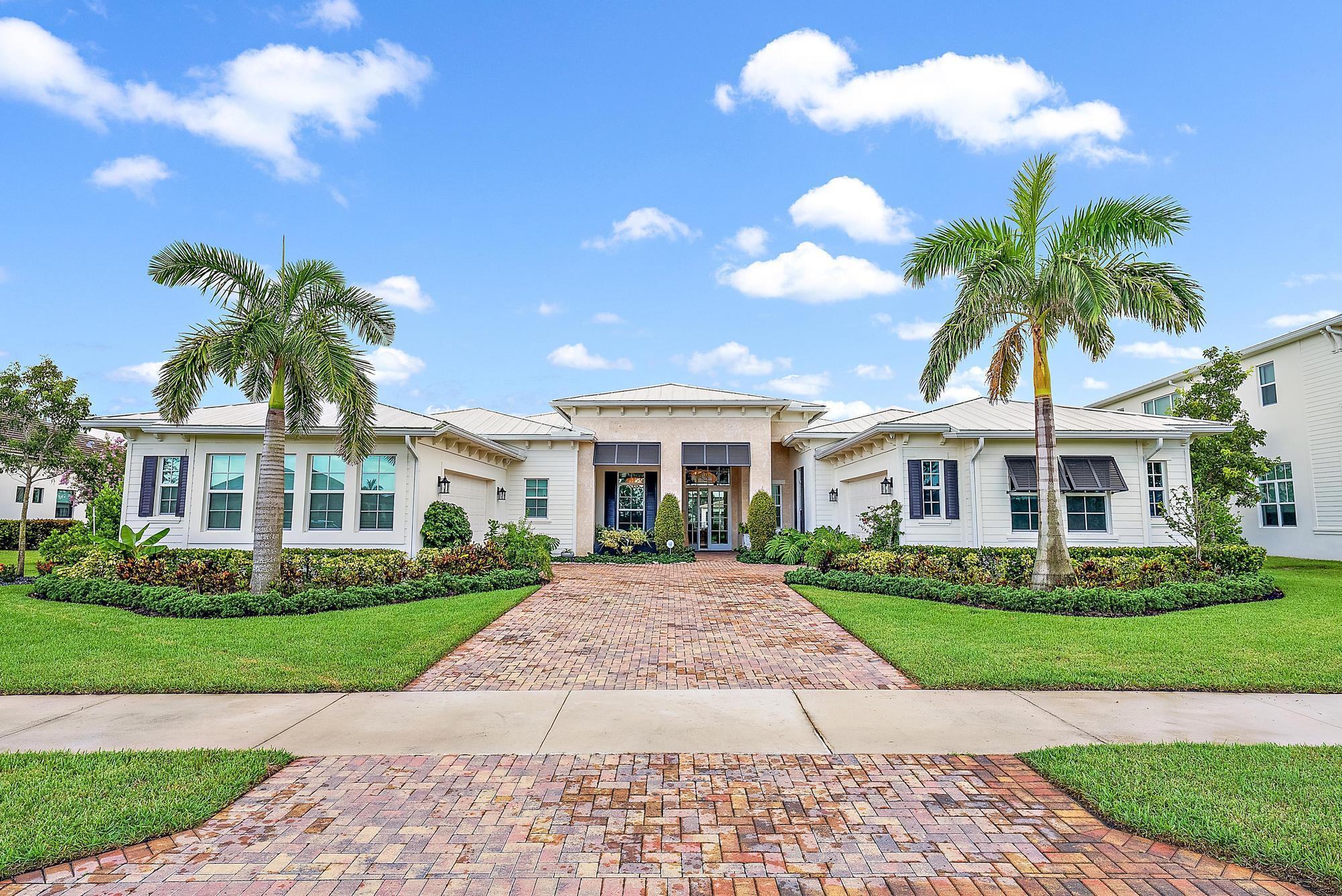 8270 SE Pennock Trail