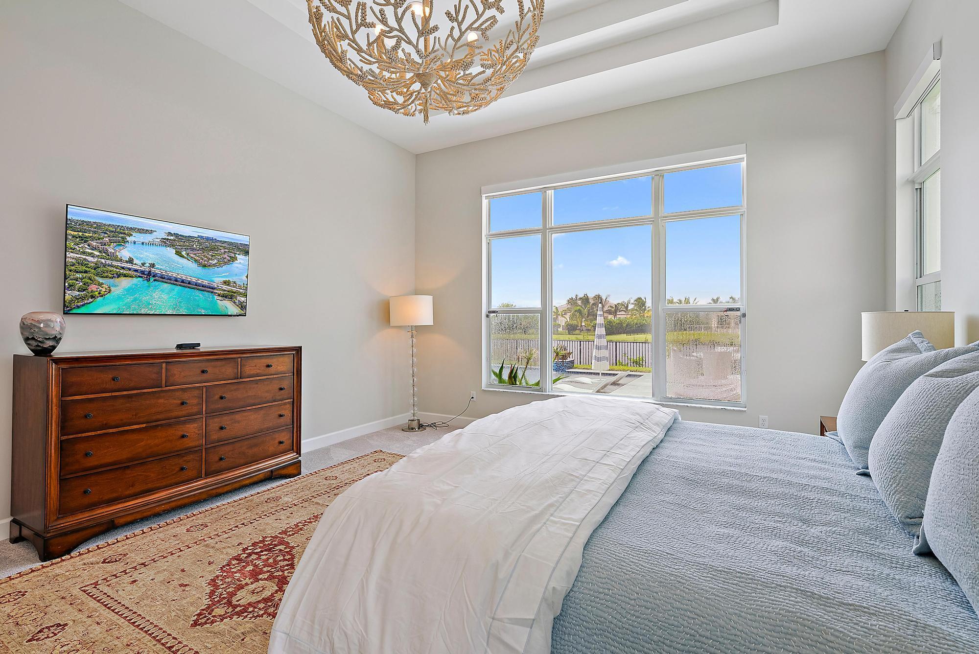 8270 SE Pennock Trail