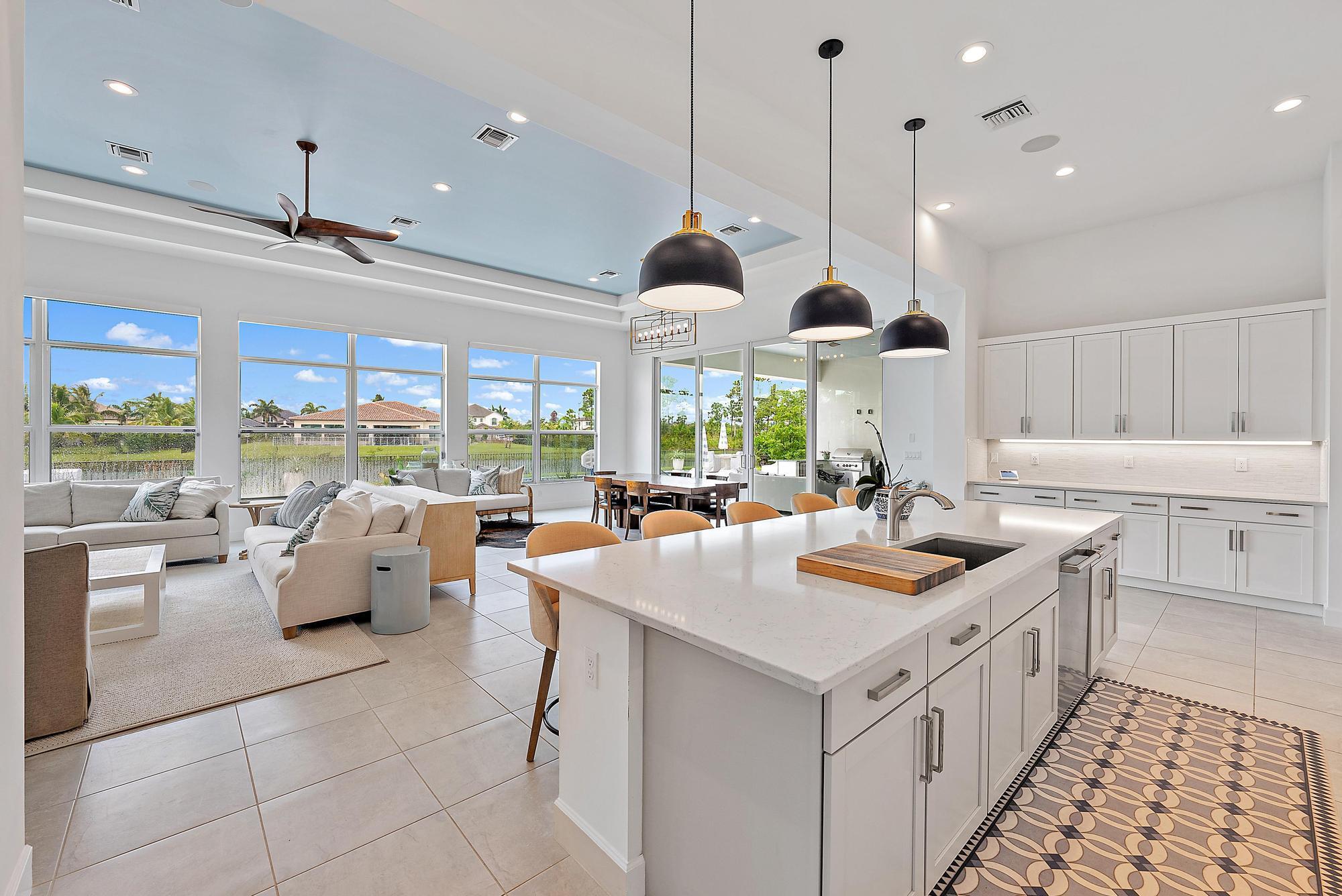 8270 SE Pennock Trail