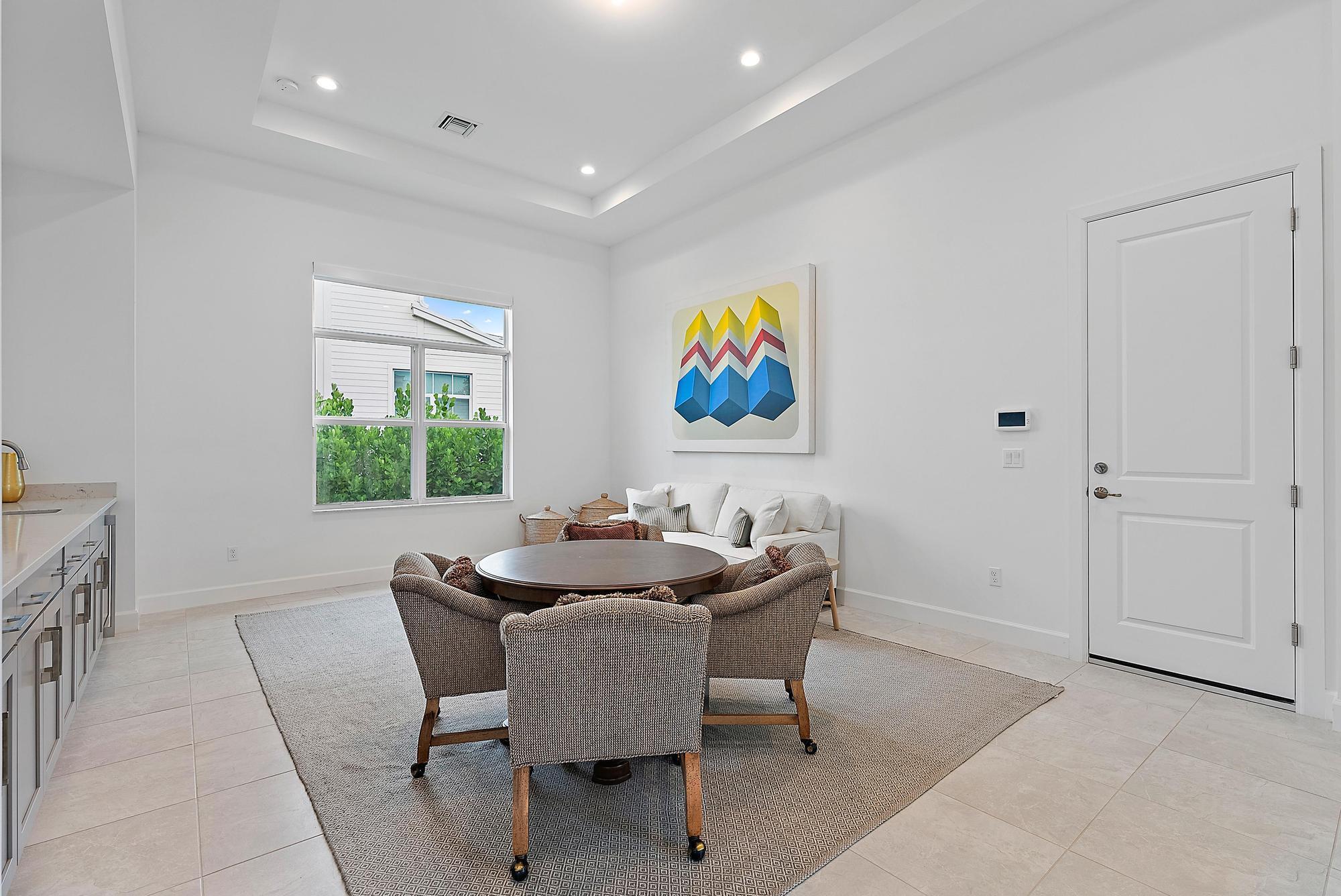 8270 SE Pennock Trail