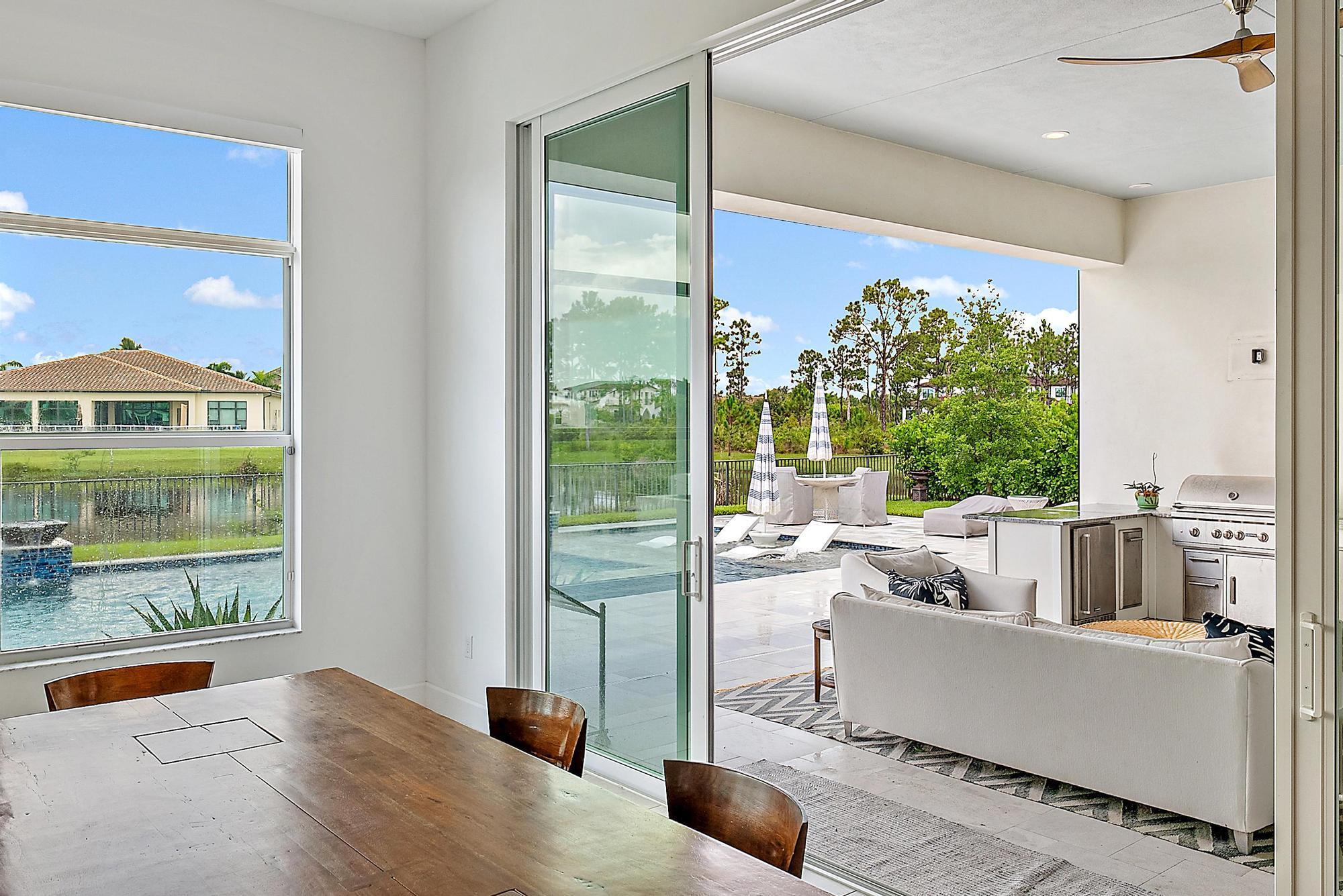 8270 SE Pennock Trail