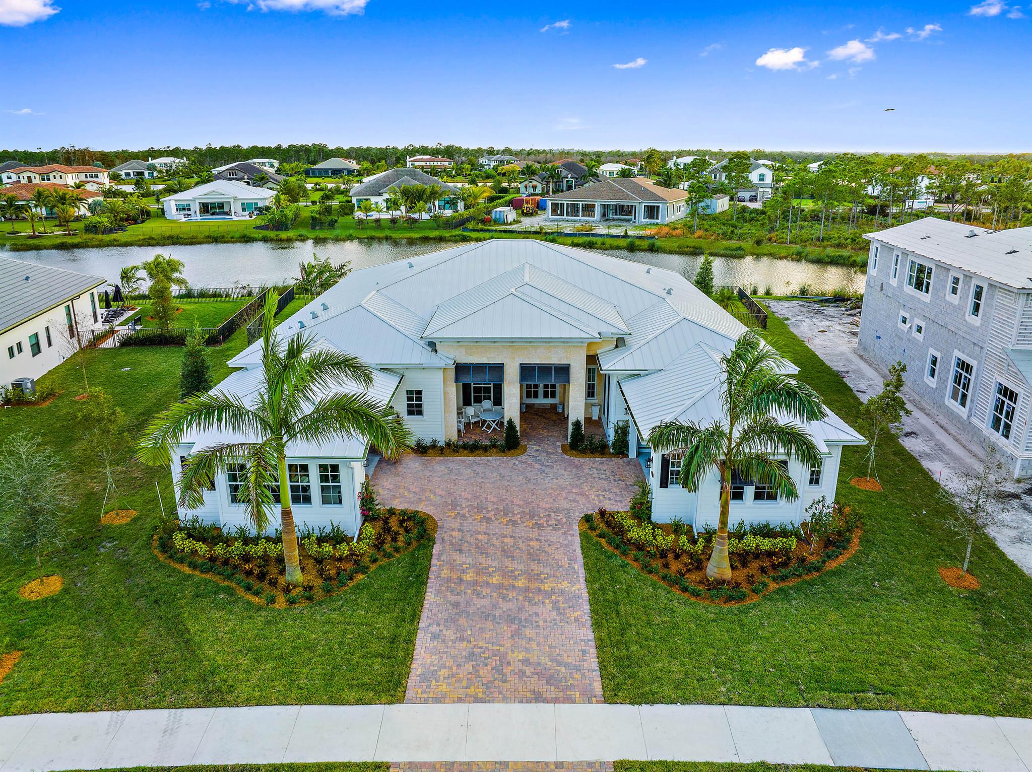 8270 SE Pennock Trail