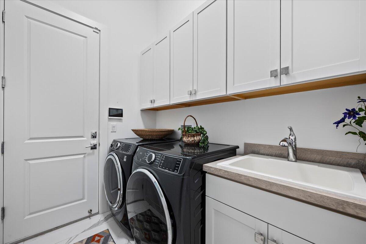13673 Artisan Circle