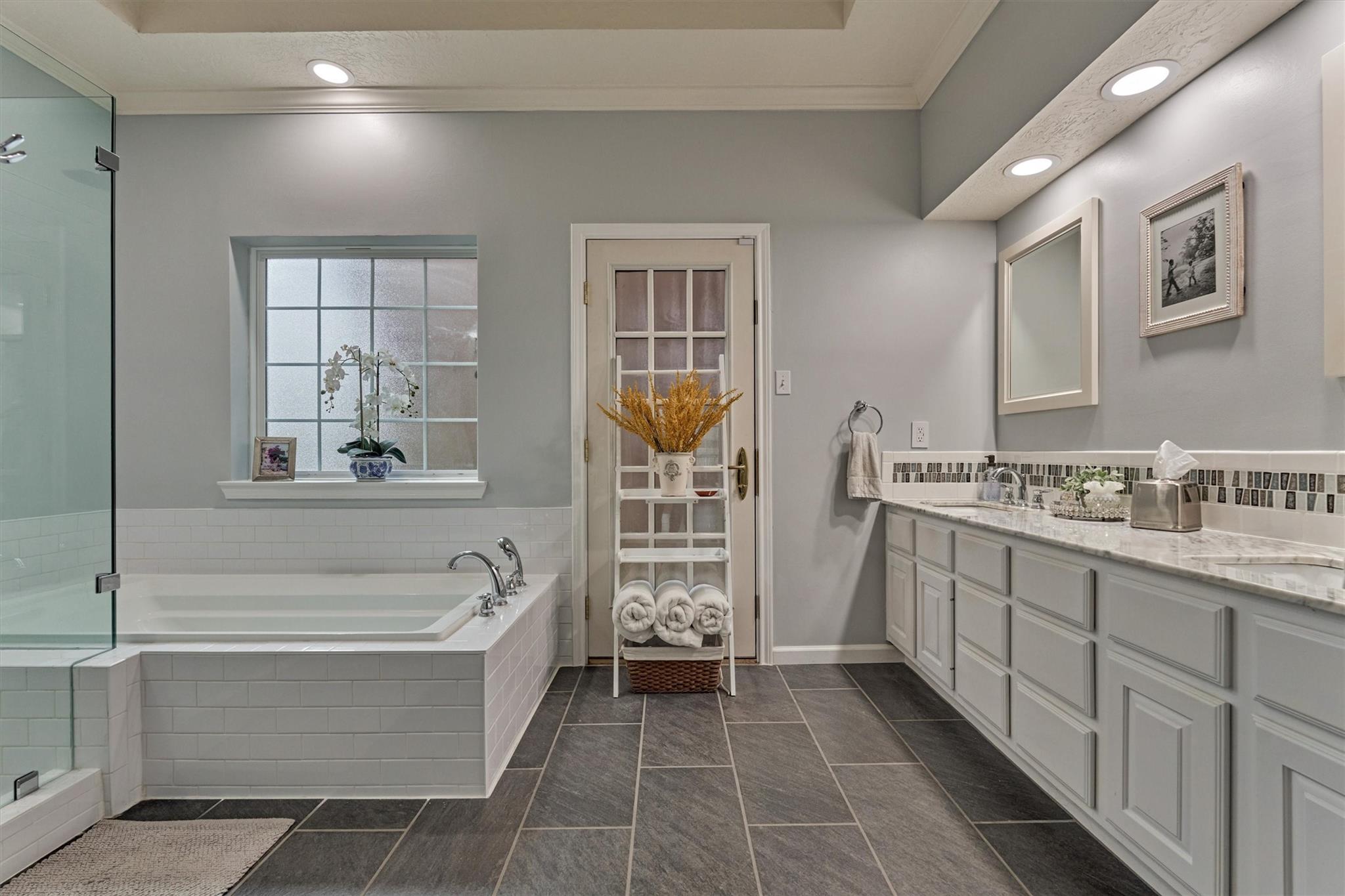 82 E Coldbrook Circle