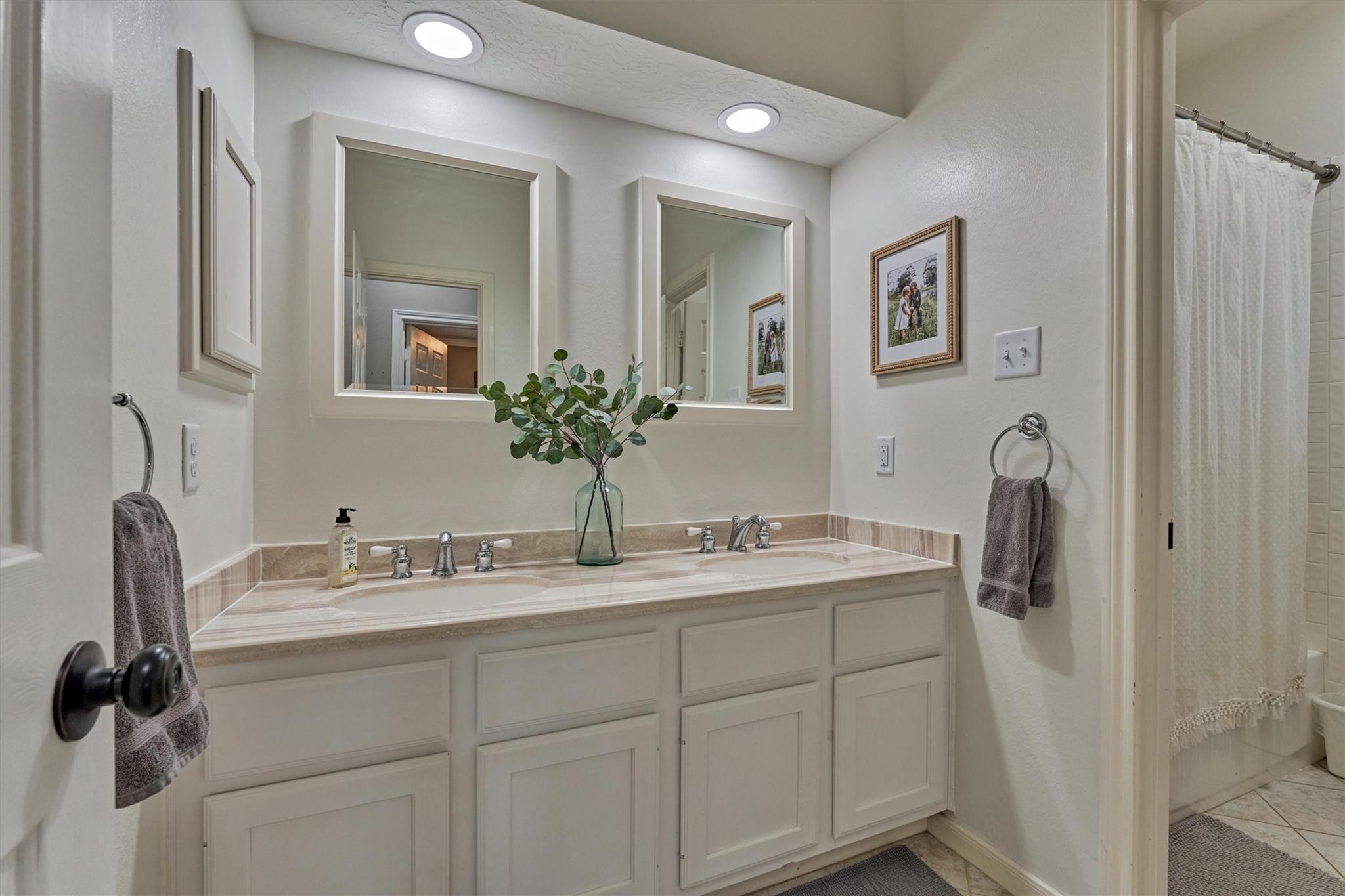 82 E Coldbrook Circle