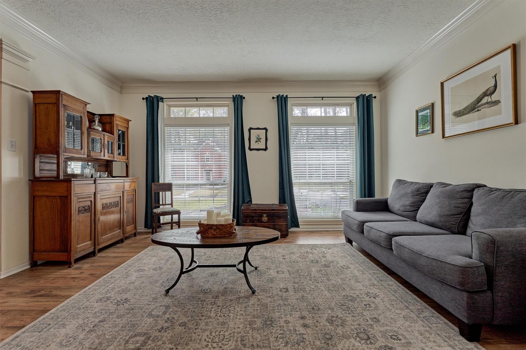 82 E Coldbrook Circle