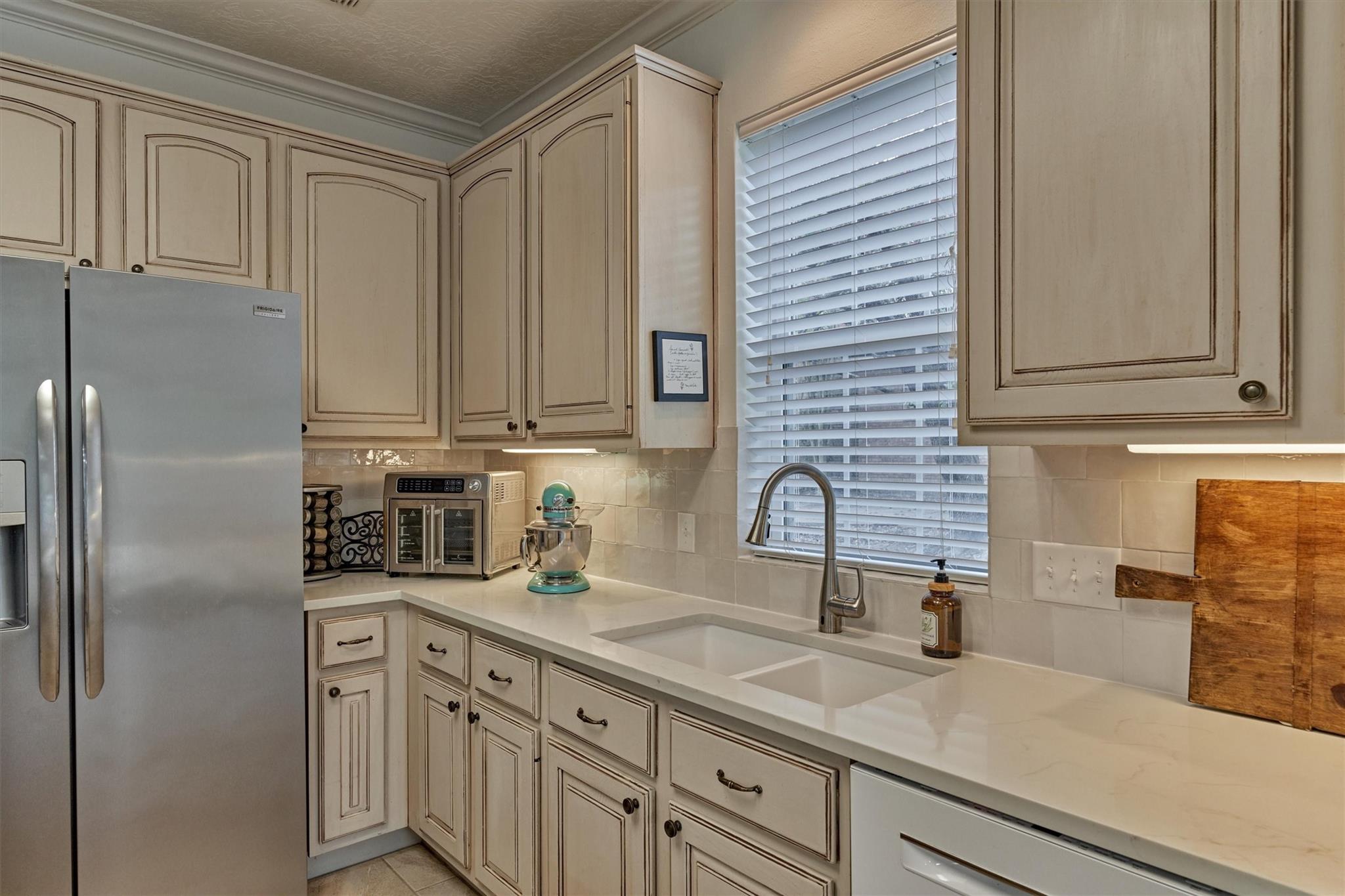 82 E Coldbrook Circle