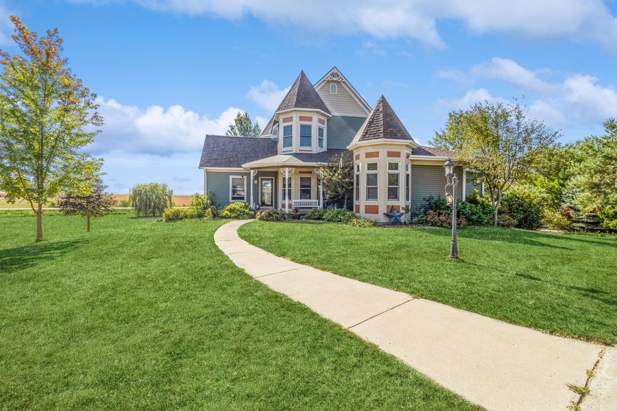 310 W Buchanan Street