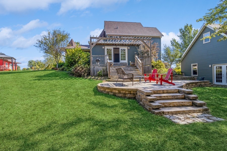 310 W Buchanan Street