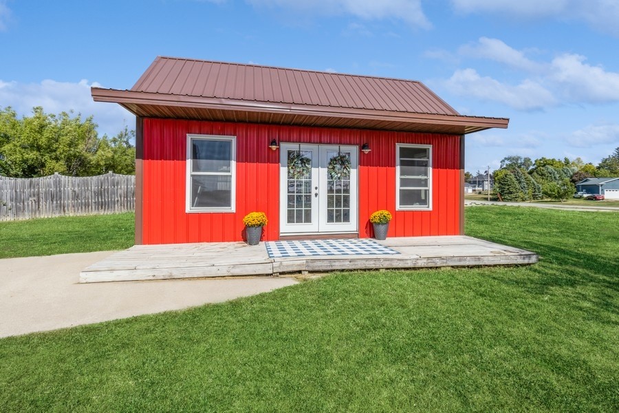 310 W Buchanan Street