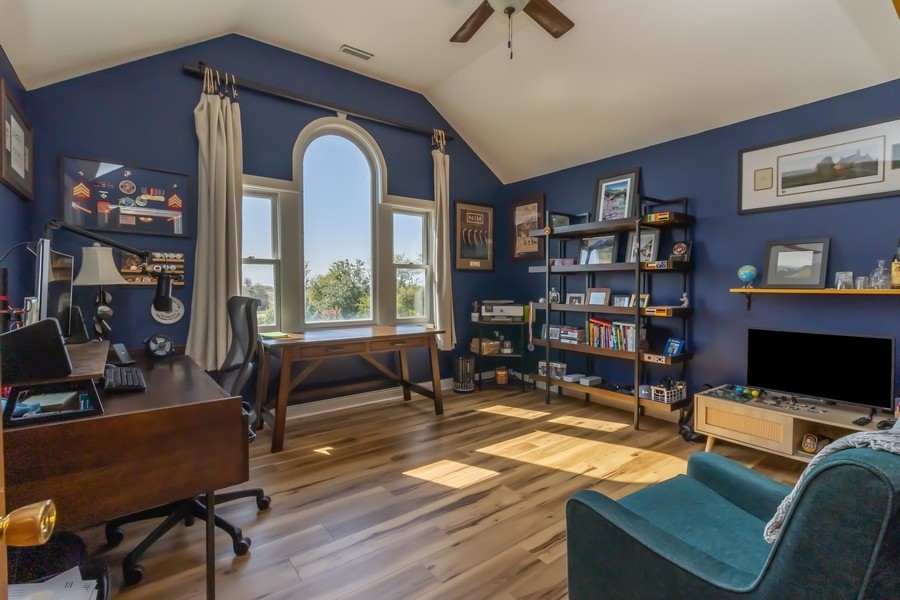 310 W Buchanan Street