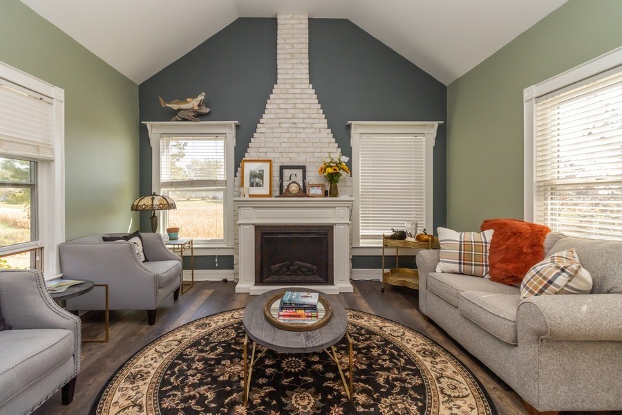 310 W Buchanan Street