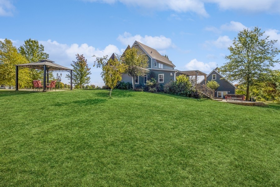 310 W Buchanan Street