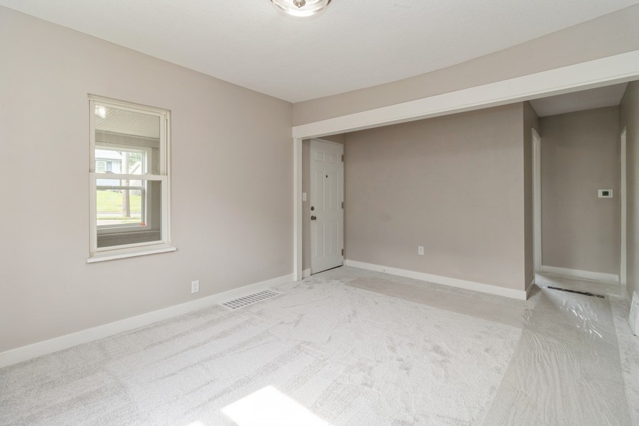 8 E Wall Avenue