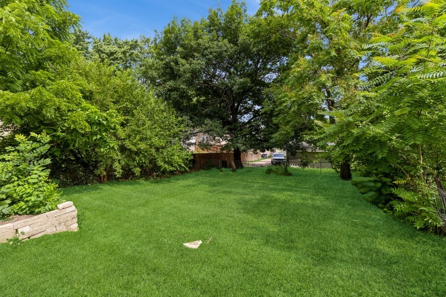 8 E Wall Avenue