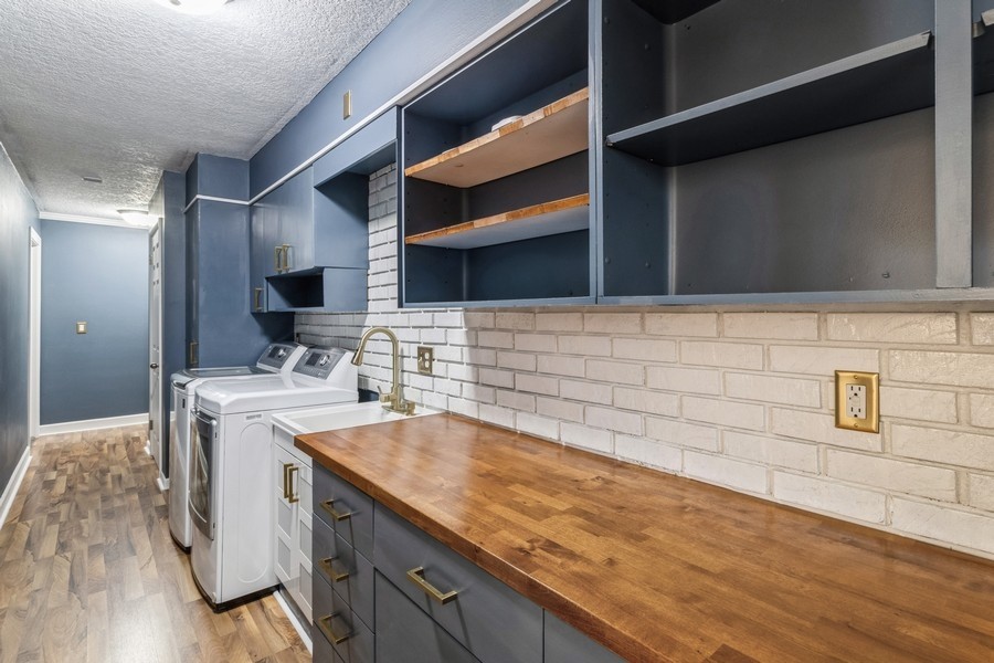 1813 Wiese Garden Road