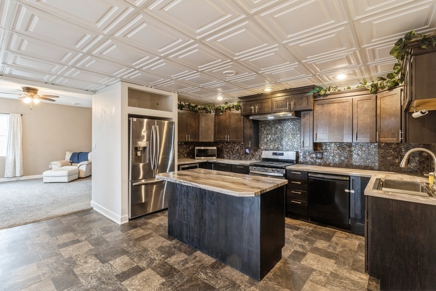 1813 Wiese Garden Road