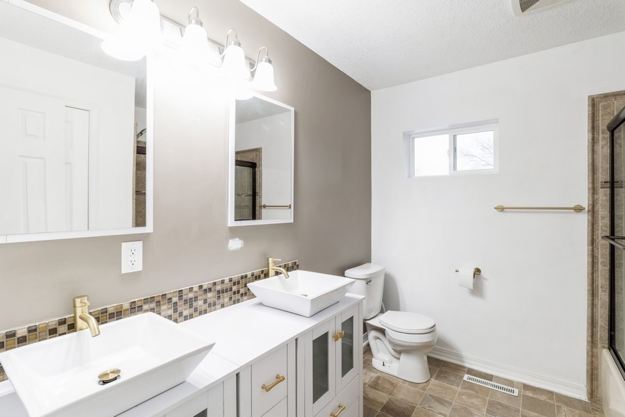 1813 Wiese Garden Road