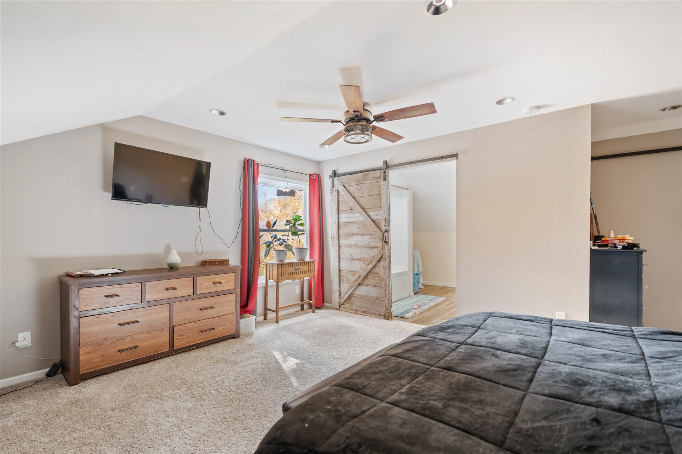 212 3rd Avenue