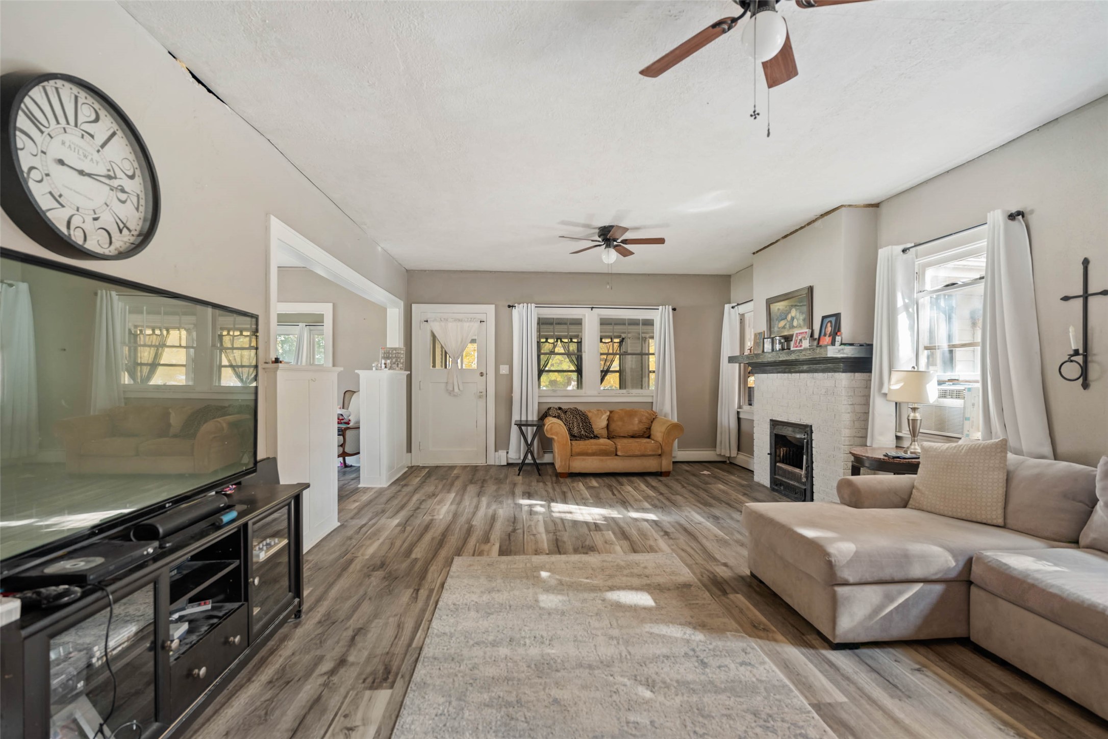 212 3rd Avenue