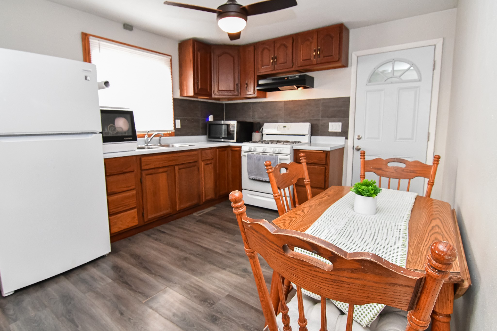 6352 N 95th Avenue W