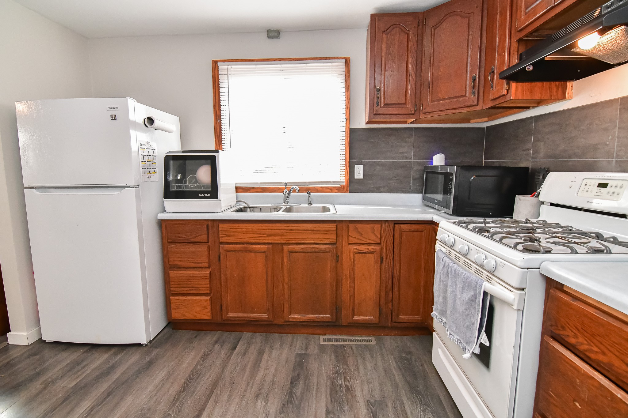 6352 N 95th Avenue W