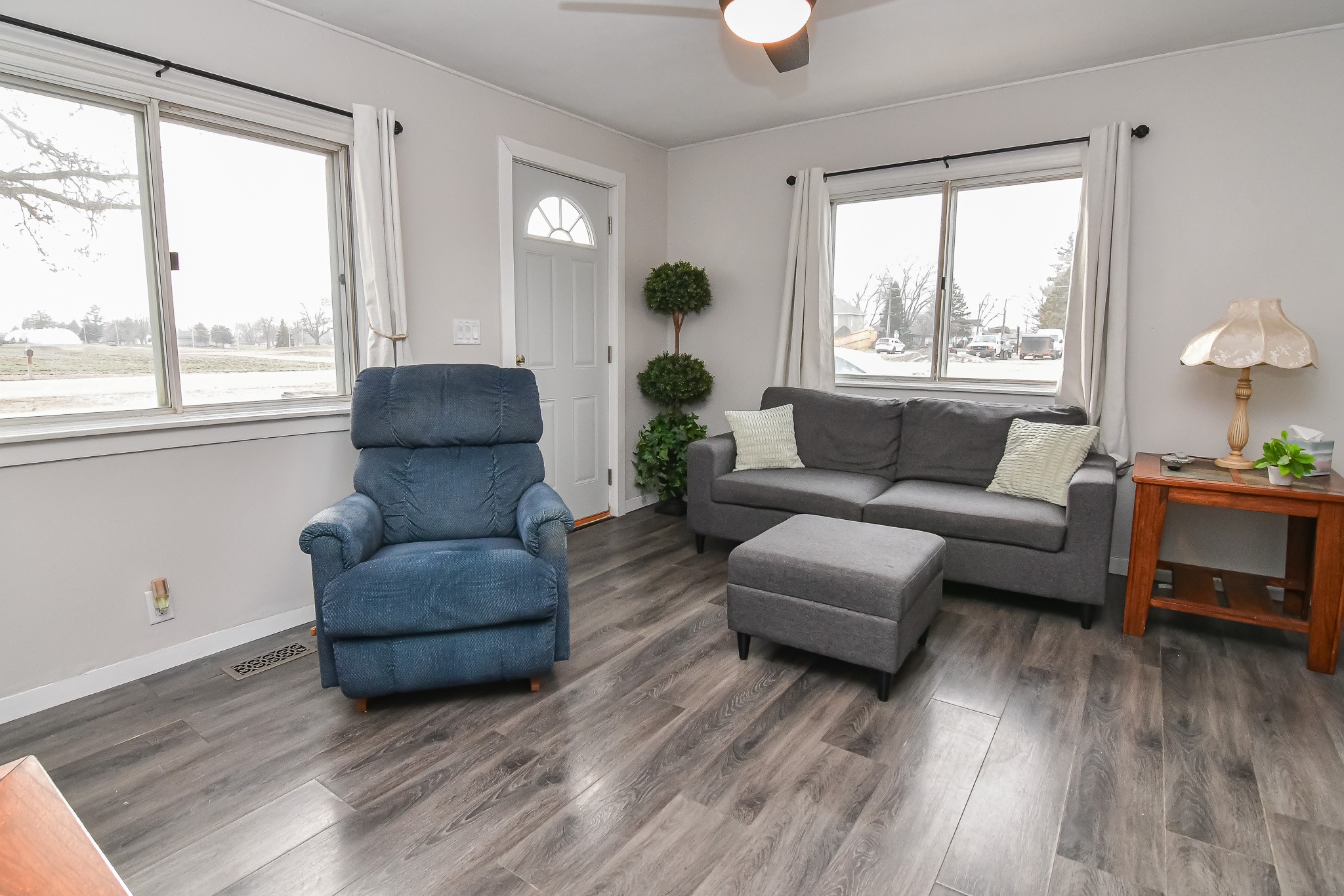 6352 N 95th Avenue W