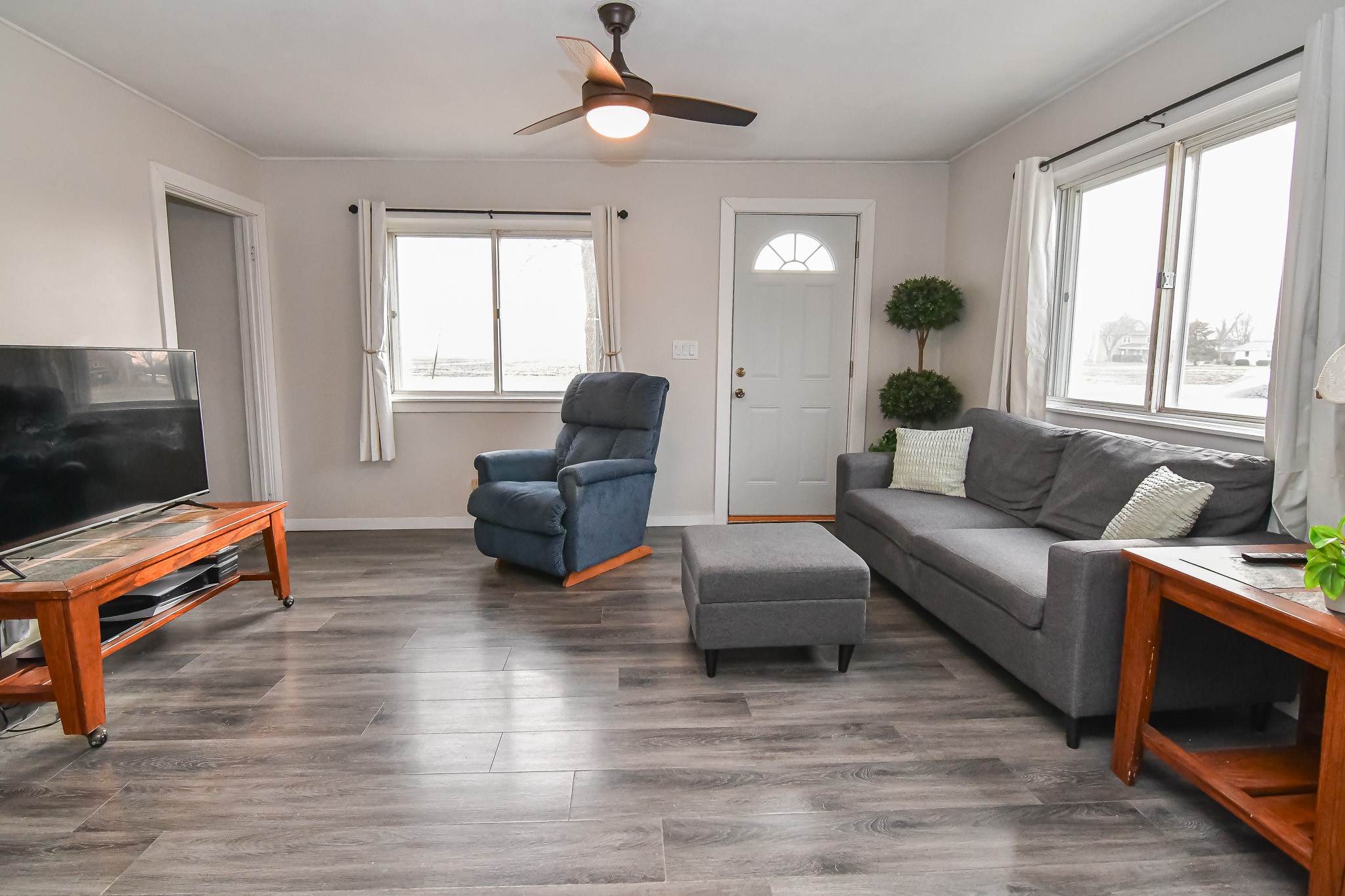 6352 N 95th Avenue W