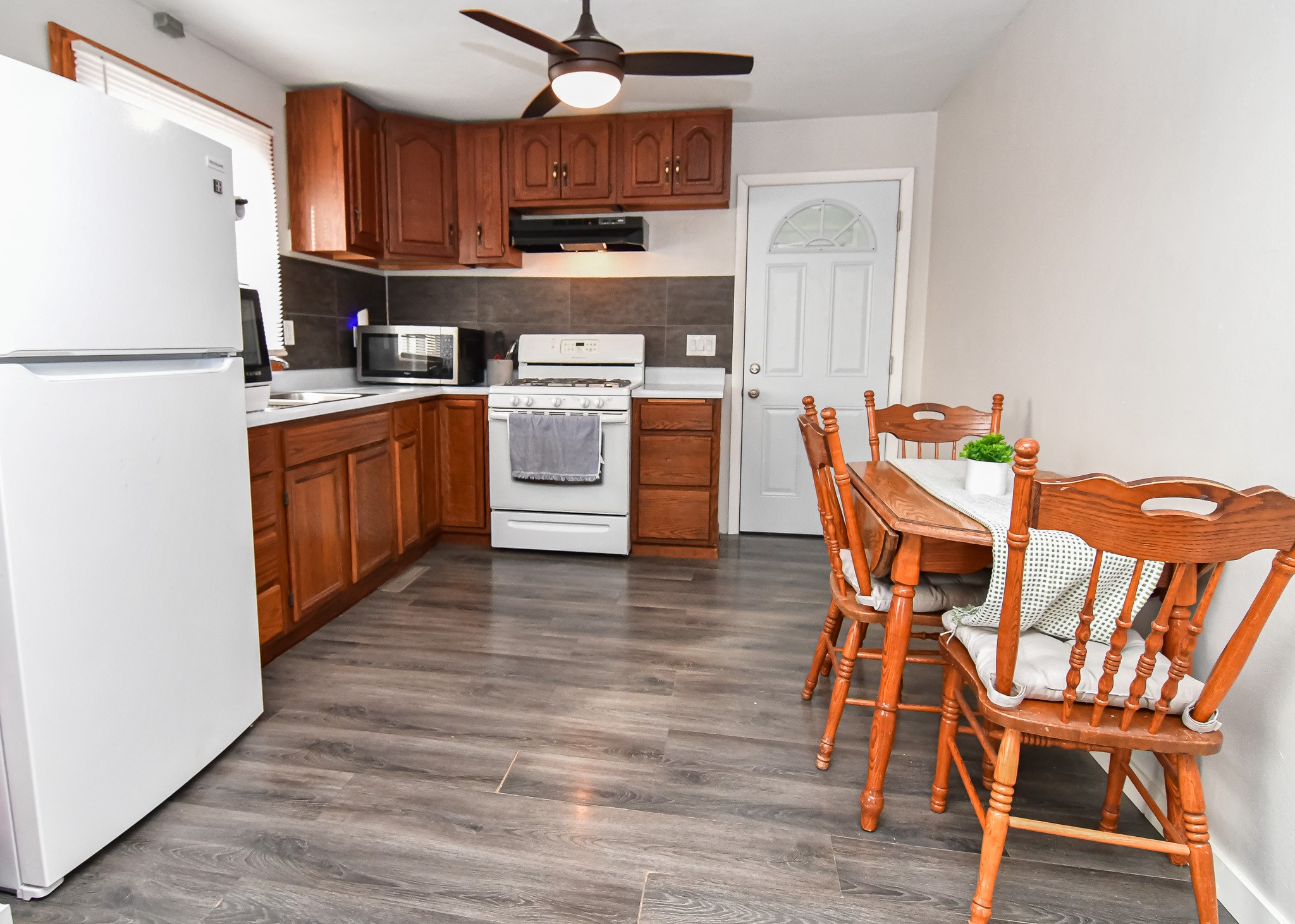 6352 N 95th Avenue W