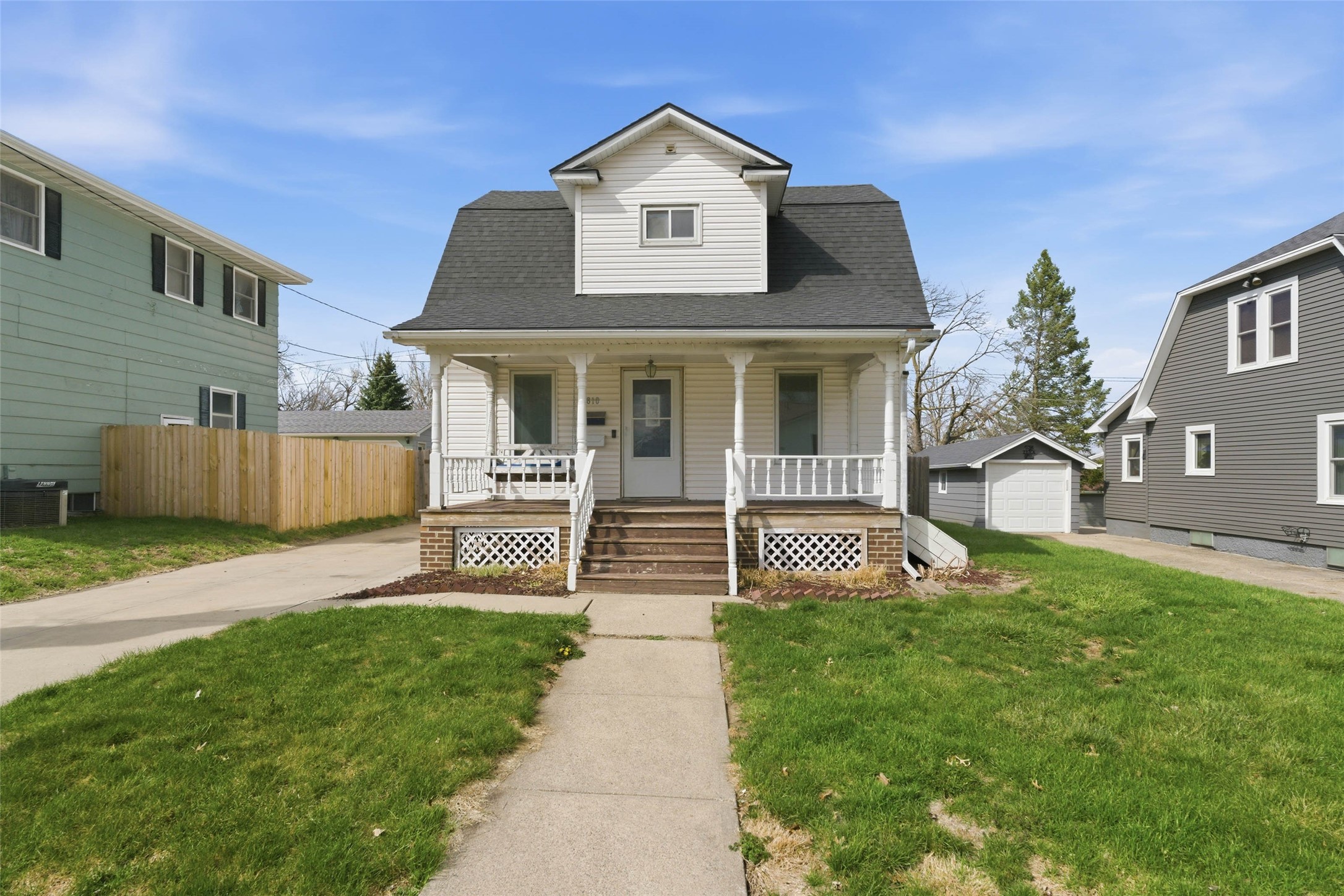 810 N 7th Avenue W