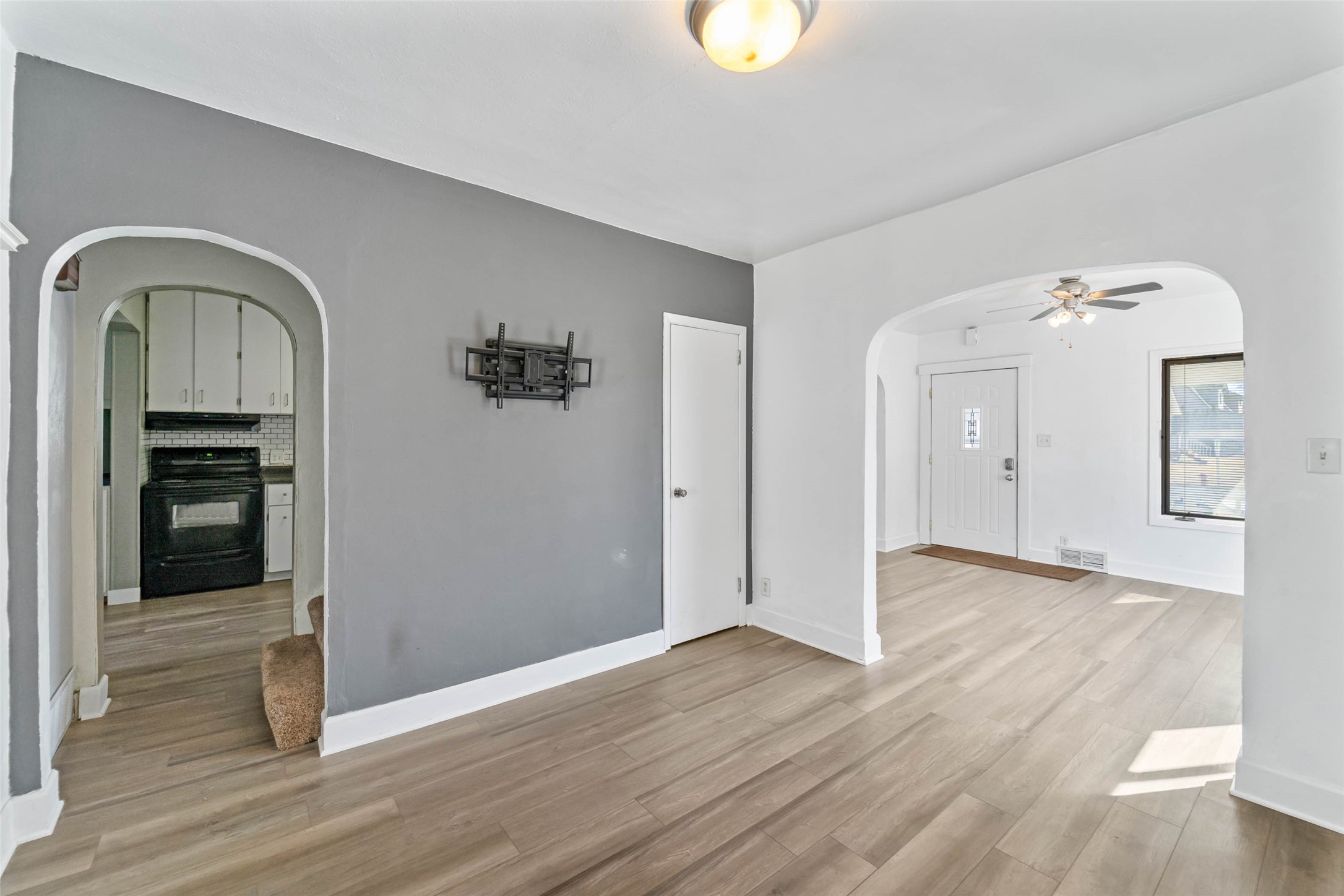 810 N 7th Avenue W
