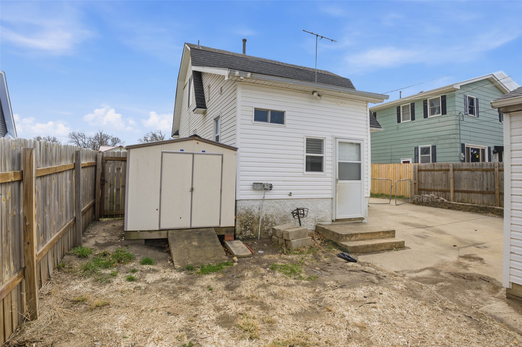 810 N 7th Avenue W