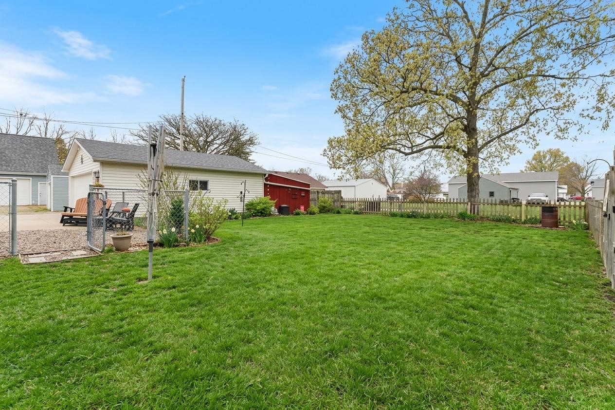 105 W Rippey Avenue