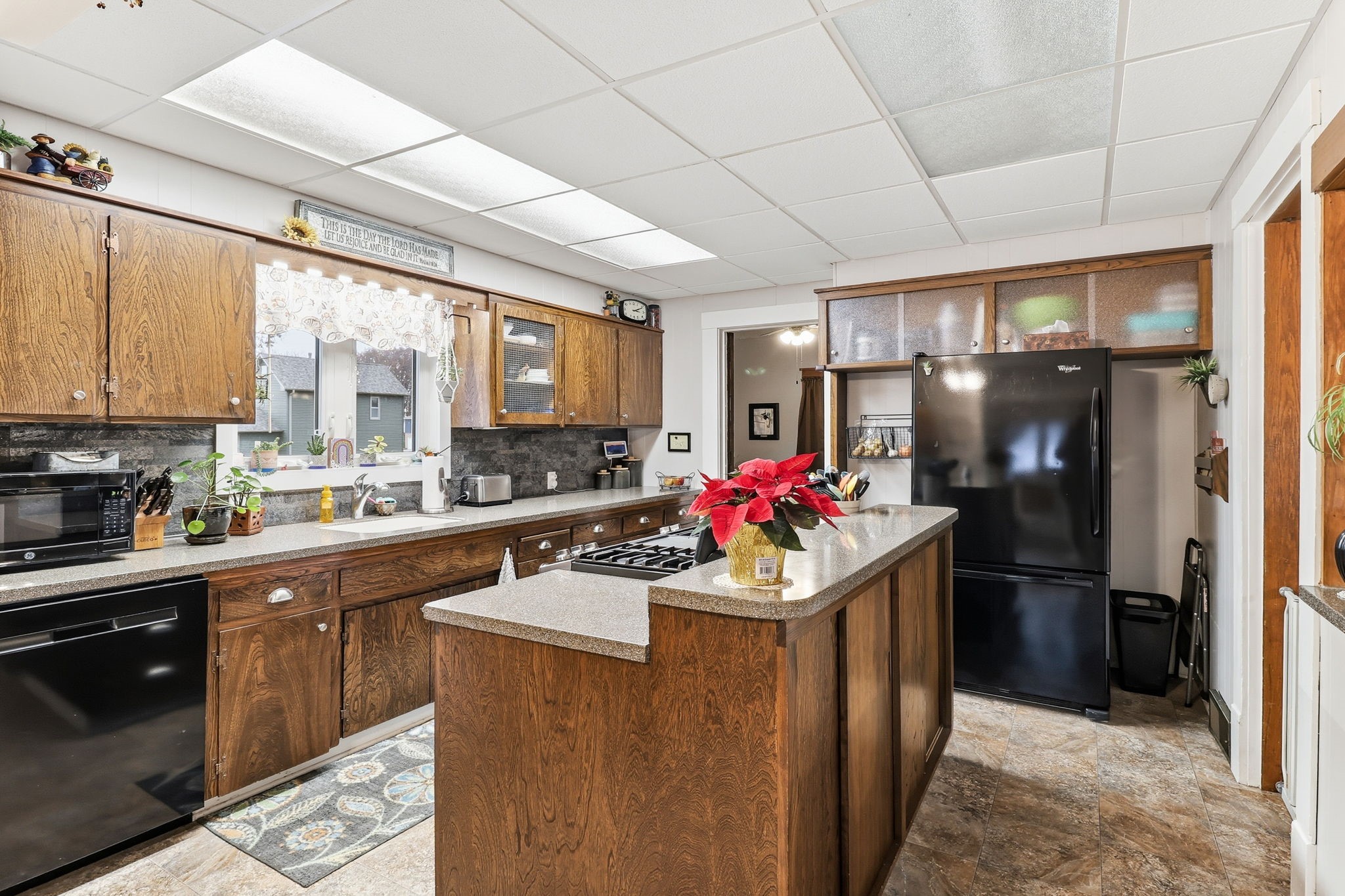105 W Rippey Avenue